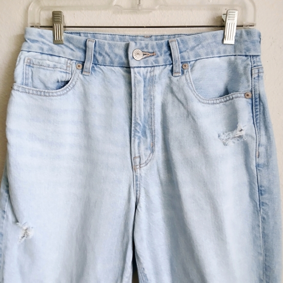 American Eagle Outfitters Light Blue Distressed Jeans - Picture 3 of 12